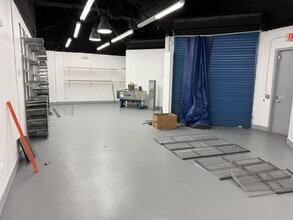 8880 NW 20th St, Doral, FL à louer Photo intérieure– Image 2 sur 8