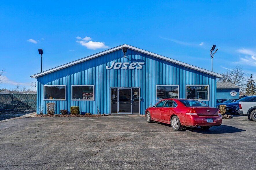 5621 Lockport Rd, Niagara Falls, NY à louer - Photo principale – Image 1 sur 19