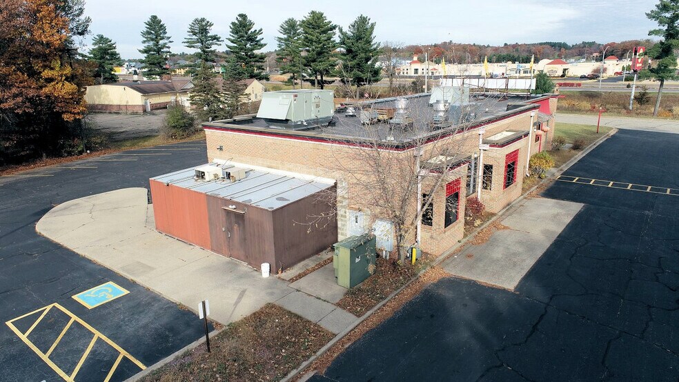 630 S Frontage Rd, Wisconsin Dells, WI à vendre - Photo de l’immeuble – Image 3 sur 57