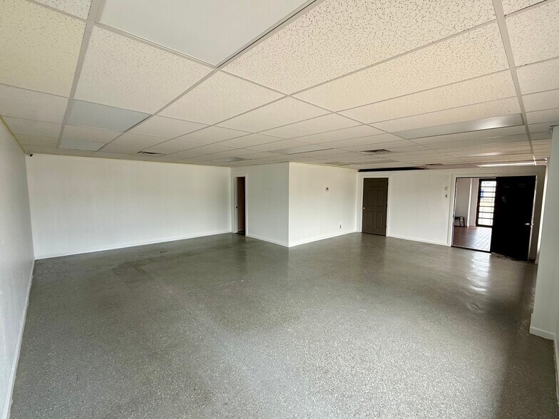 1085 5th, Silsbee, TX à louer - Photo de l’immeuble – Image 3 sur 4