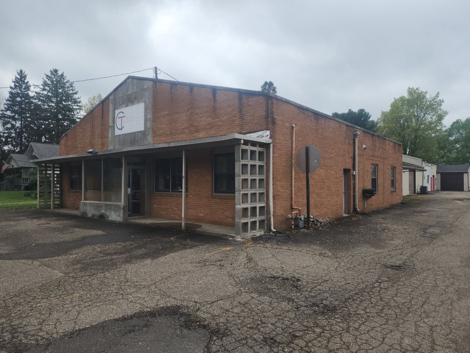 1760 Brightwood Rd SE, New Philadelphia, OH à vendre Photo de l’immeuble– Image 1 sur 9