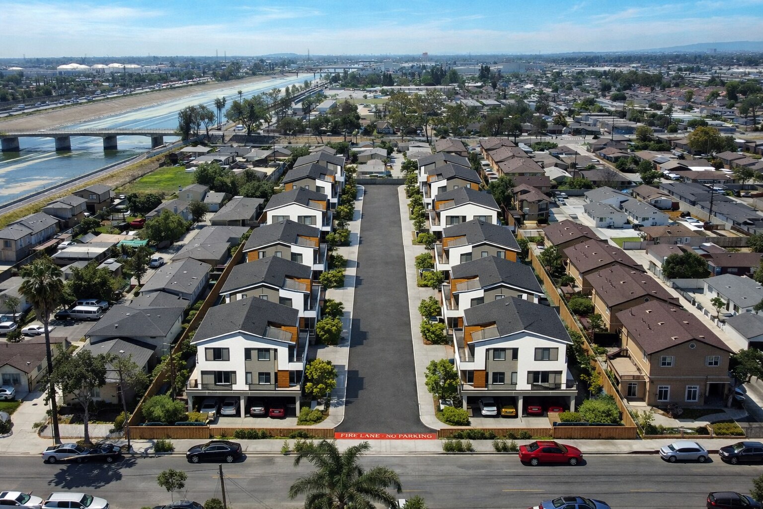 5252 Live Oak St, Cudahy, CA à vendre Photo principale– Image 1 sur 15