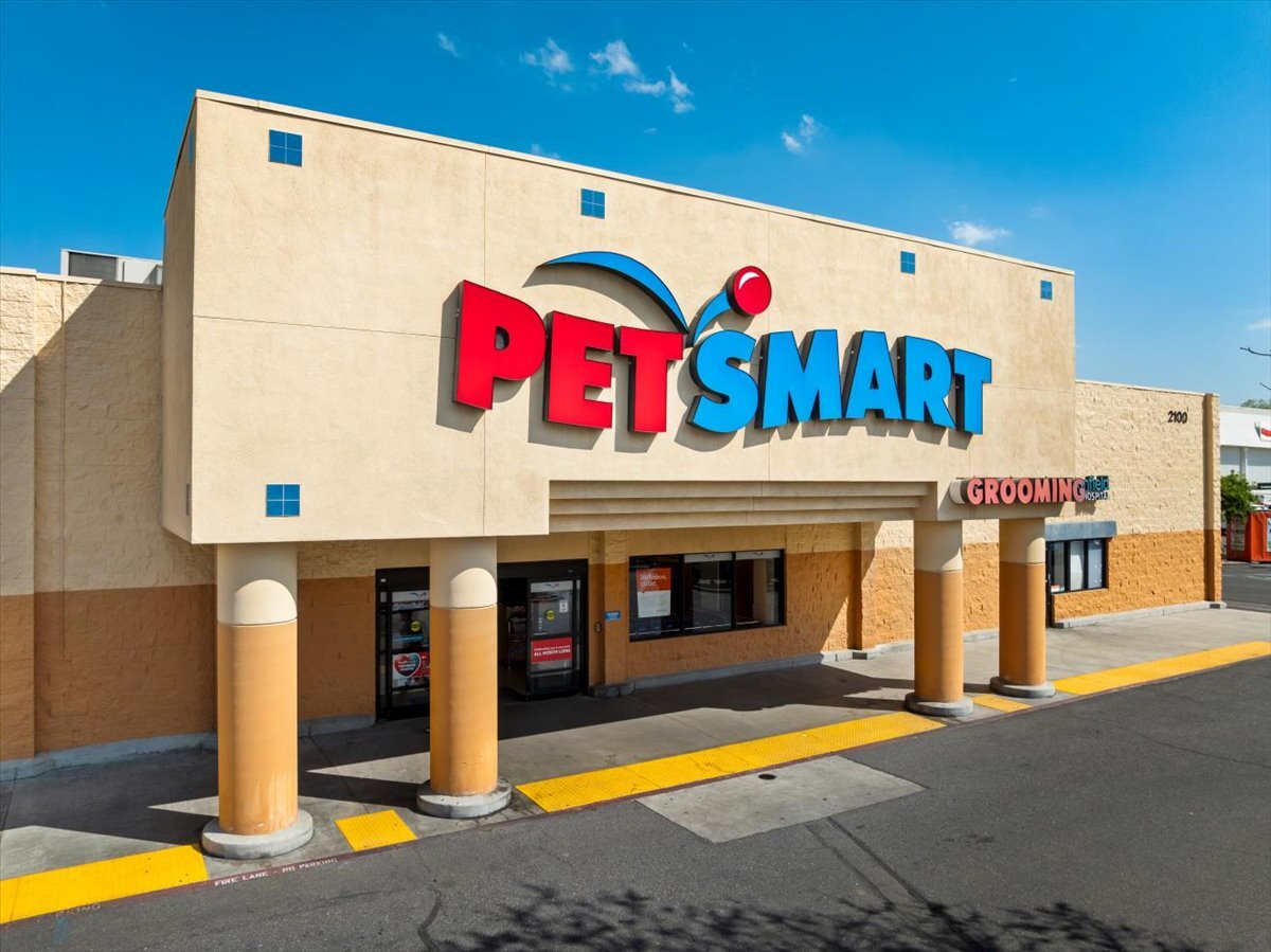 2100 McHenry Ave, Modesto, CA à vendre Photo principale– Image 1 sur 15