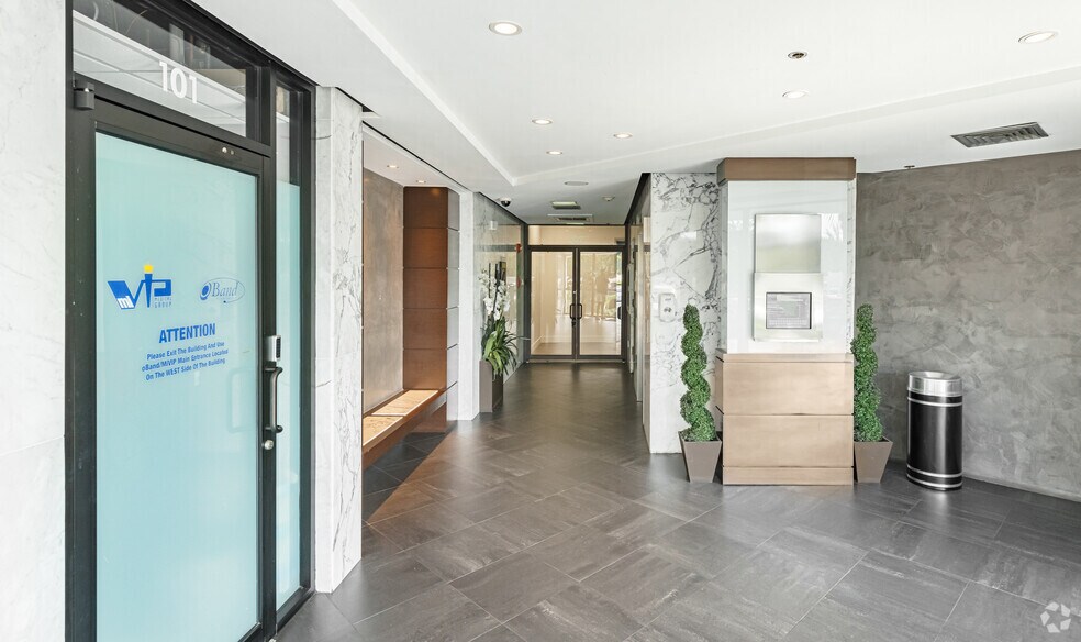 3475 Sheridan St, Hollywood, FL à louer - Hall d’entrée – Image 3 sur 9