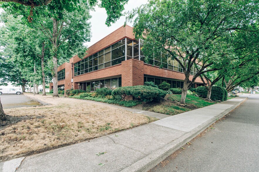 1925 NW 169th Pl, Beaverton, OR à louer - Photo de l’immeuble – Image 3 sur 8