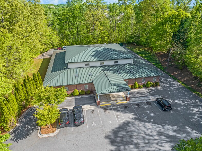 510 Emergency Dr, Lexington, NC à vendre - Photo de l’immeuble – Image 3 sur 13