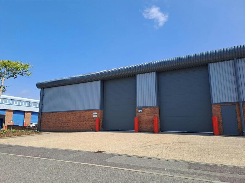 Dolphin Rd, Shoreham By Sea à louer - Photo de l’immeuble – Image 2 sur 11