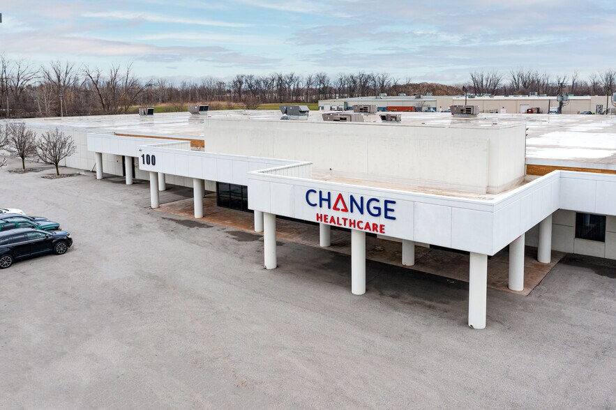 100 N Byrne Rd, Toledo, OH à louer - Photo de l’immeuble – Image 3 sur 12