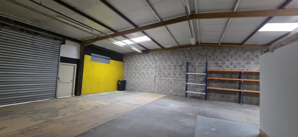 Industriel/Logistique dans Avrillé à louer - Photo de l’immeuble – Image 2 sur 5