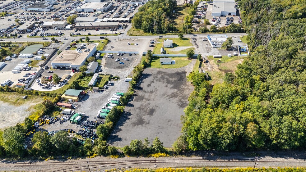 2400 Old Washington Rd, Waldorf, MD à louer - Photo de l’immeuble – Image 3 sur 5