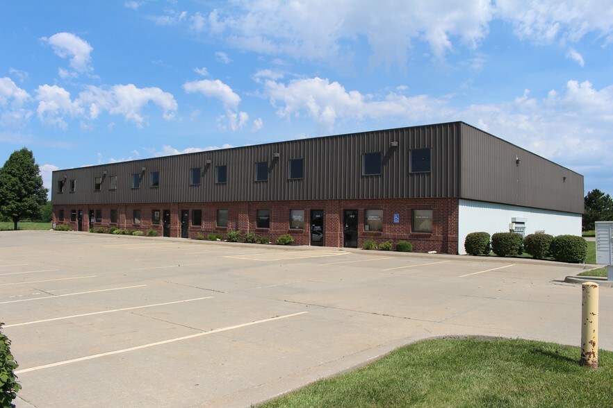 1602-1612 Industrial Park Dr, Paola, KS à louer - Photo de l’immeuble – Image 3 sur 4
