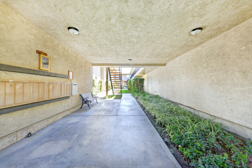 12024 Bellflower Blvd, Downey, CA à vendre - Photo de l’immeuble – Image 2 sur 8