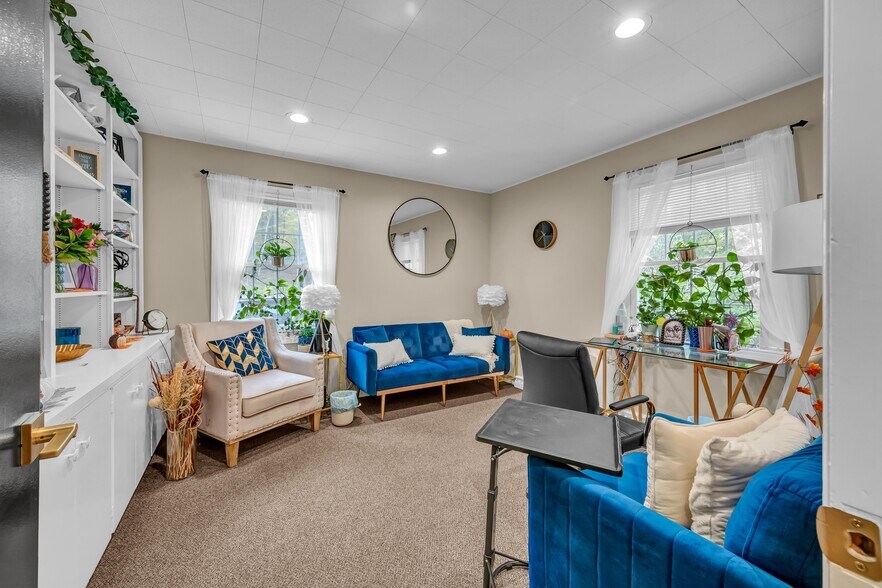 172 Mount Pleasant Rd, Newtown, CT à louer - Photo de l’immeuble – Image 3 sur 50