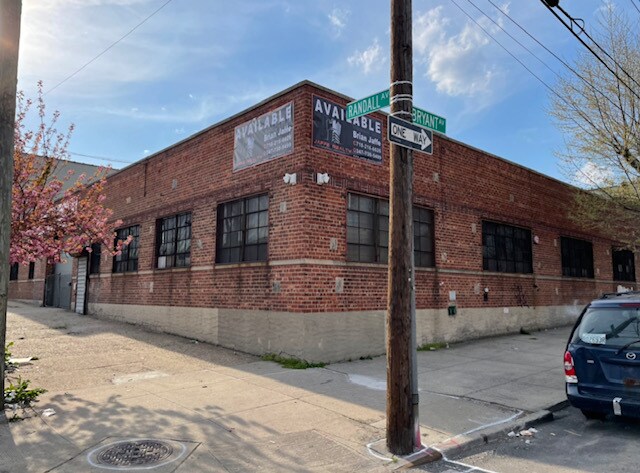 1315 Randall Ave, Bronx, NY à louer Photo de l’immeuble– Image 1 sur 8