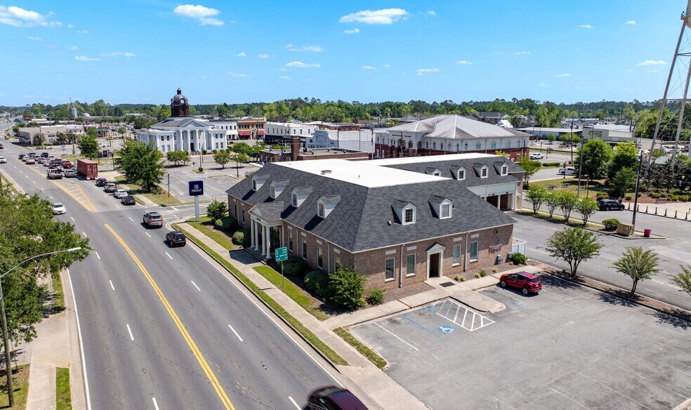 105 W Parker St, Baxley, GA à vendre - Photo de l’immeuble – Image 1 sur 2