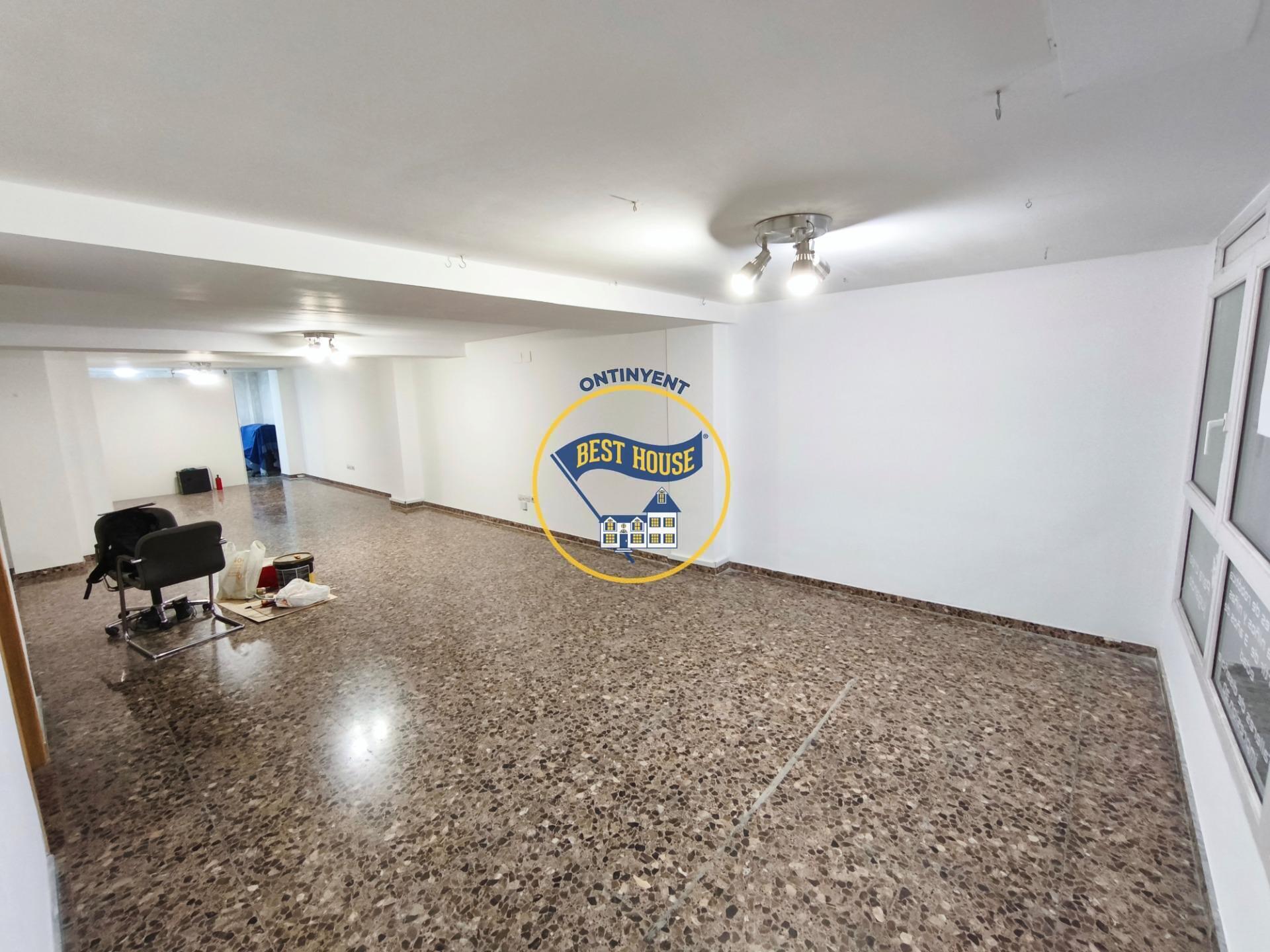 Local commercial dans Ontinyent, Valencia à vendre Photo de l’immeuble– Image 1 sur 12