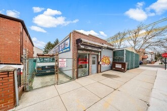 2006 125th St, College Point, NY à louer Photo intérieure– Image 2 sur 14