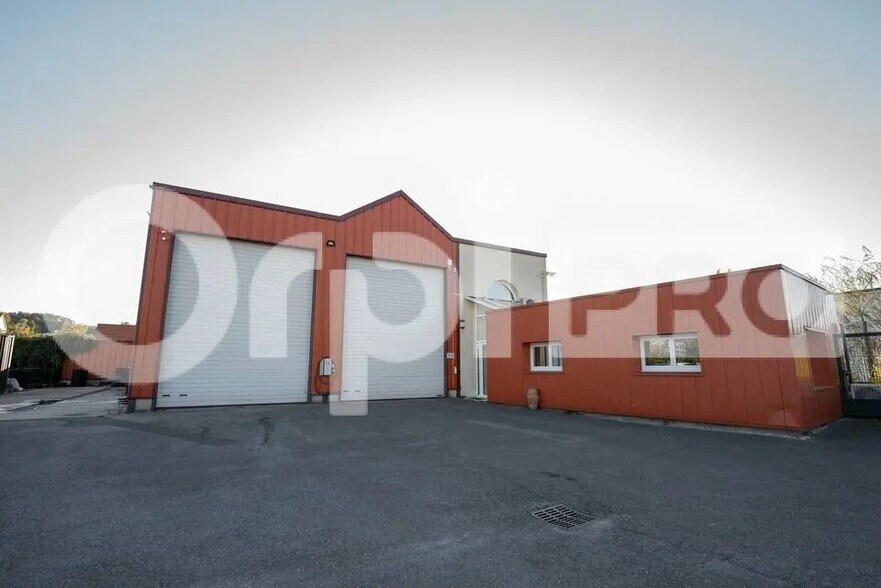 Local d’activités dans Rosnay à louer - Photo de l’immeuble – Image 1 sur 10
