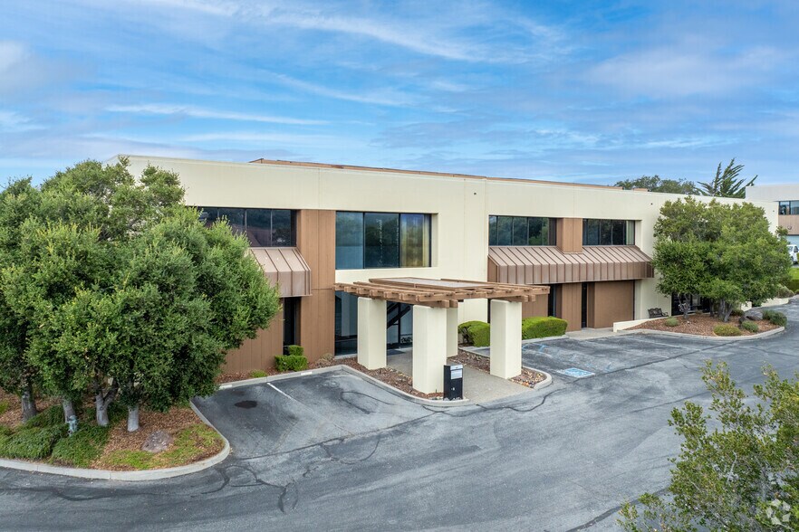 5 Harris Ct, Monterey, CA à louer - Photo de l’immeuble – Image 3 sur 10
