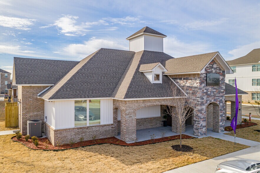 617 Spallone Blvd, Springdale, AR à vendre - Photo de l’immeuble – Image 3 sur 32
