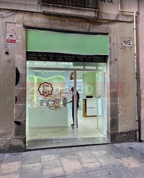 Local commercial dans Barcelone, Barcelona à louer Photo de l’immeuble– Image 1 sur 4