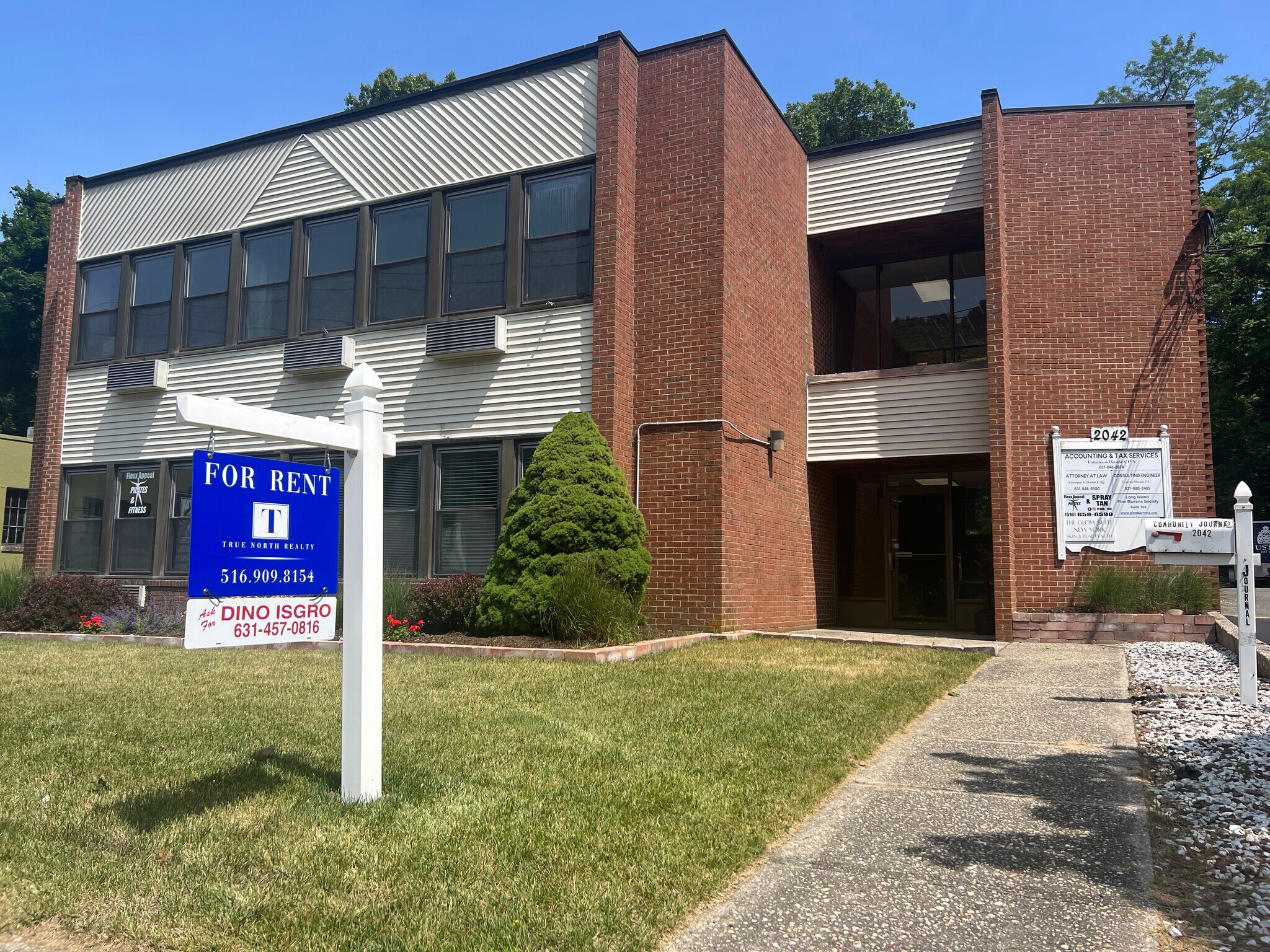 2042 N Country Rd, Wading River, NY à louer Photo de l’immeuble– Image 1 sur 7