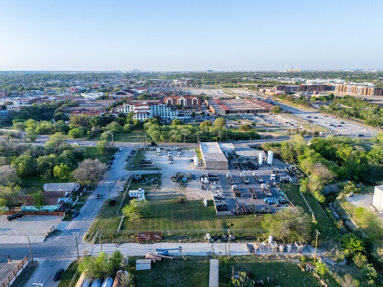 319 NE 23rd St, Fort Worth, TX à vendre - Photo de l’immeuble – Image 3 sur 13