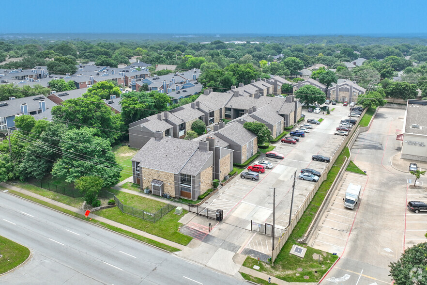 9170 Forest Ln, Dallas, TX à louer - Aérien – Image 2 sur 4