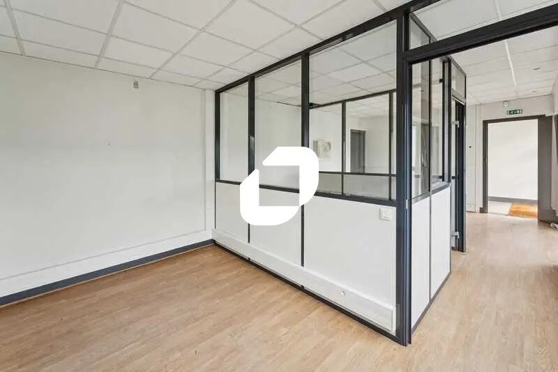 Bureau dans SAINT-OUEN-L'AUMONE à louer - Photo de l’immeuble – Image 2 sur 18