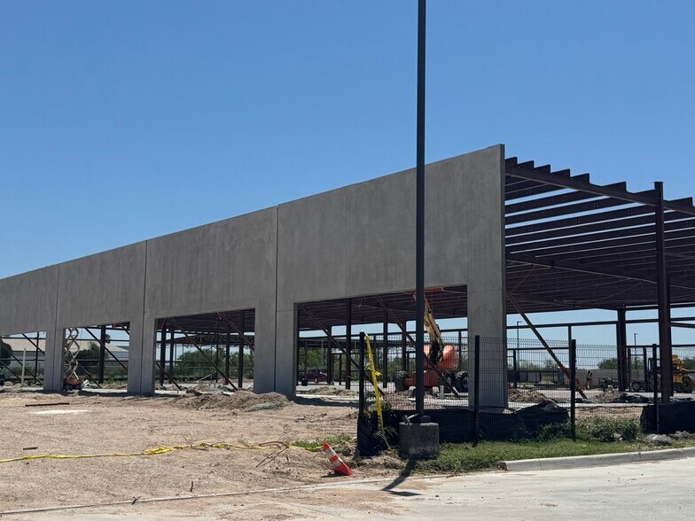 5101 N Cage Blvd, Pharr, TX à louer - Photo de l’immeuble – Image 3 sur 3