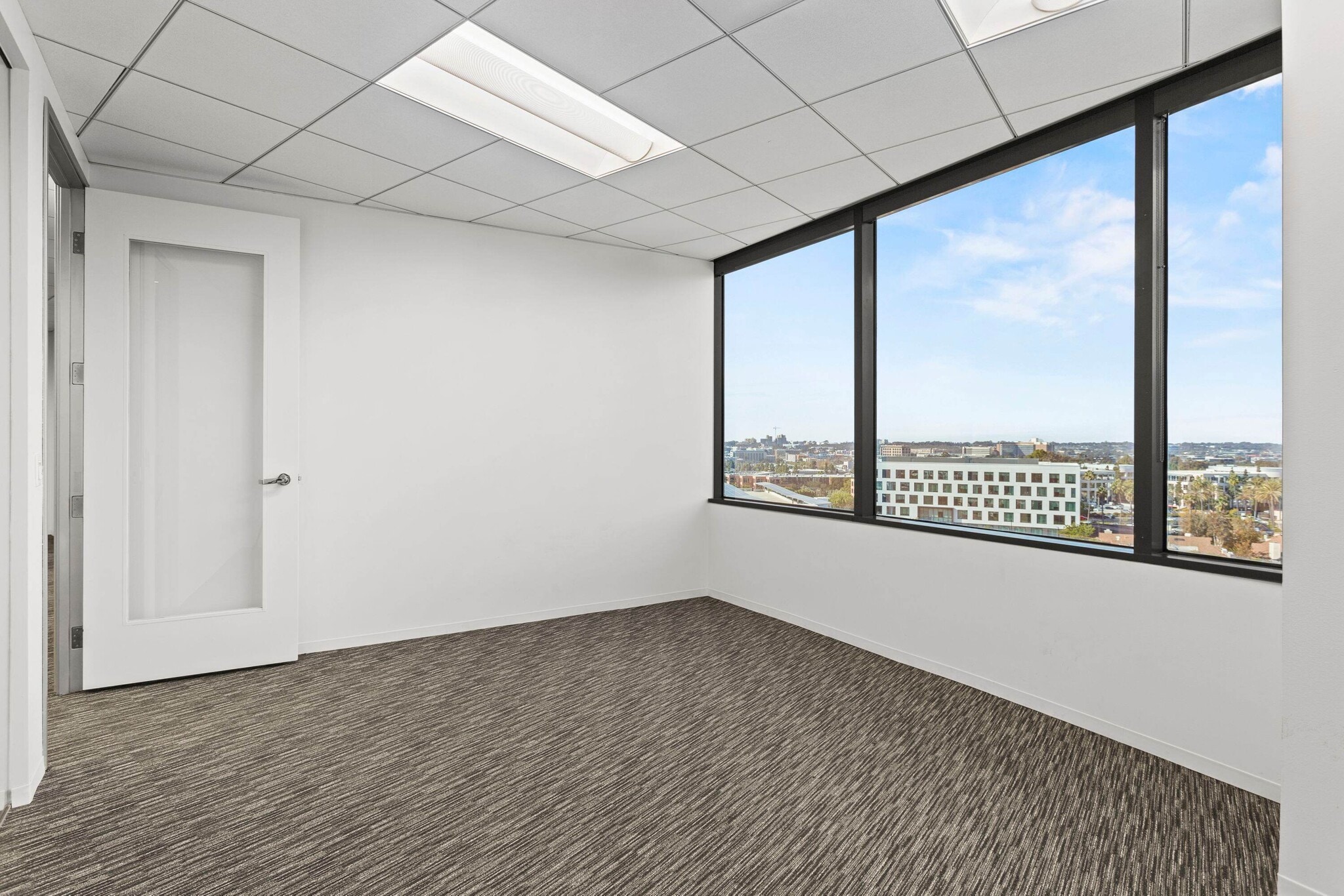 4660 La Jolla Village Dr, San Diego, CA à louer Photo intérieure– Image 1 sur 11