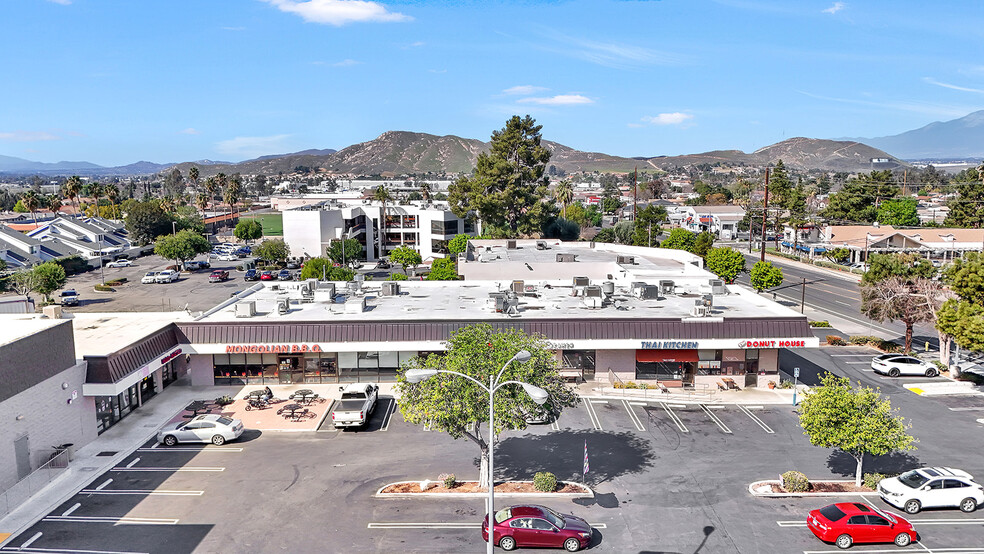 22409-22499 Barton Rd, Grand Terrace, CA à louer - Photo de l’immeuble – Image 2 sur 72