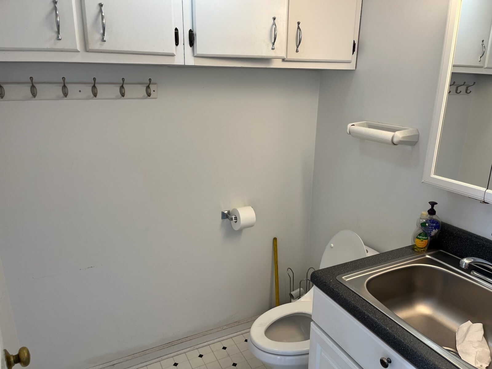 1813 S Main St, Blacksburg, VA à louer Photo de l’immeuble– Image 1 sur 3