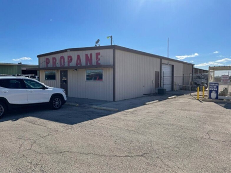 2006 Kings Hwy, Snyder, TX à vendre - Photo de l’immeuble – Image 1 sur 16