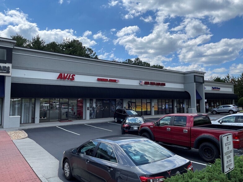 875 Mansell Rd, Roswell, GA à louer - Photo de l’immeuble – Image 1 sur 4