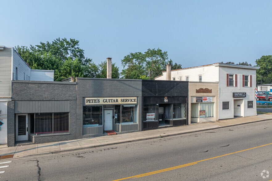 1200-1210 Leonard St, Grand Rapids, MI à vendre - Photo de l’immeuble – Image 2 sur 4