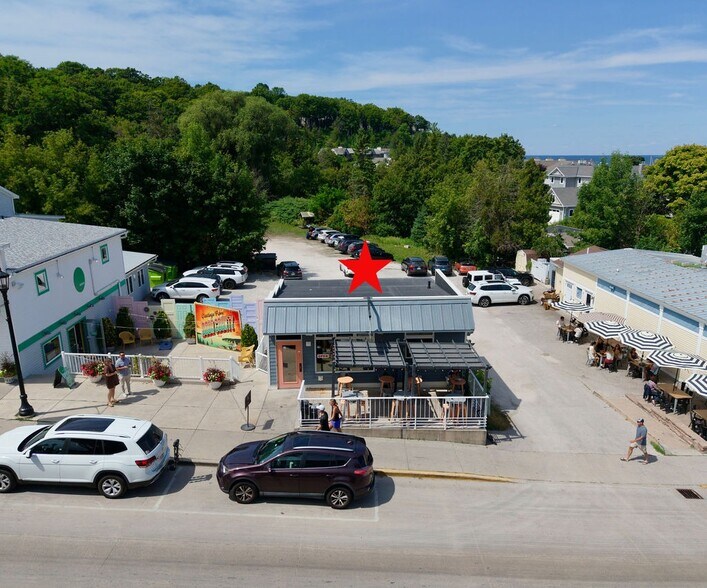 10649 Bay Shore Dr, Sister Bay, WI à vendre - Photo de l’immeuble – Image 2 sur 28