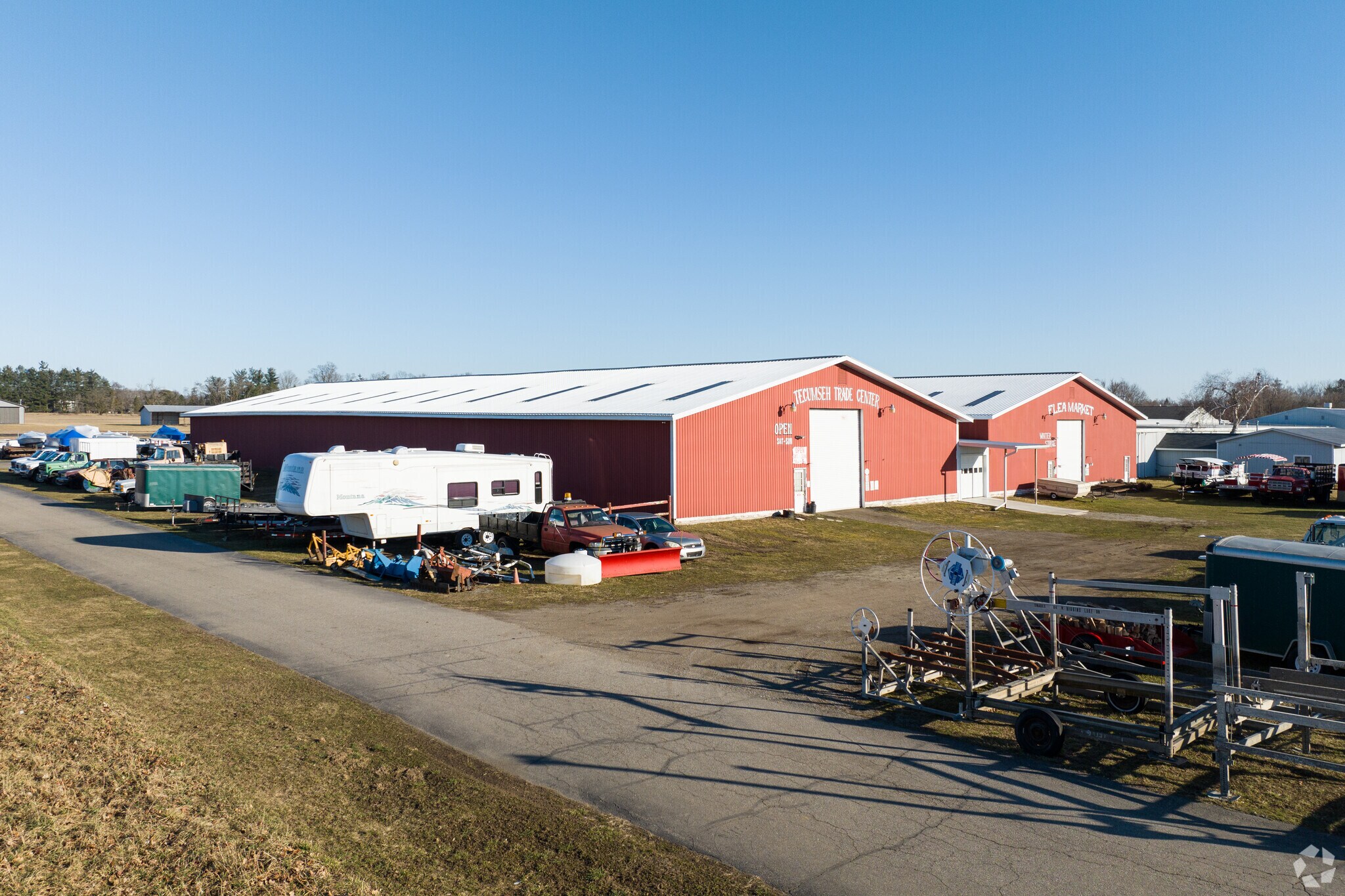 9129 Tecumseh Clinton Hwy, Tecumseh, MI à louer Photo principale– Image 1 sur 7