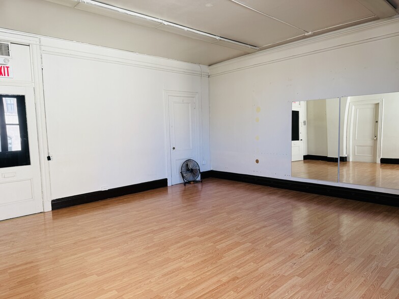 330 Glenwood Ave, Bloomfield, NJ à louer - Photo de l’immeuble – Image 3 sur 5