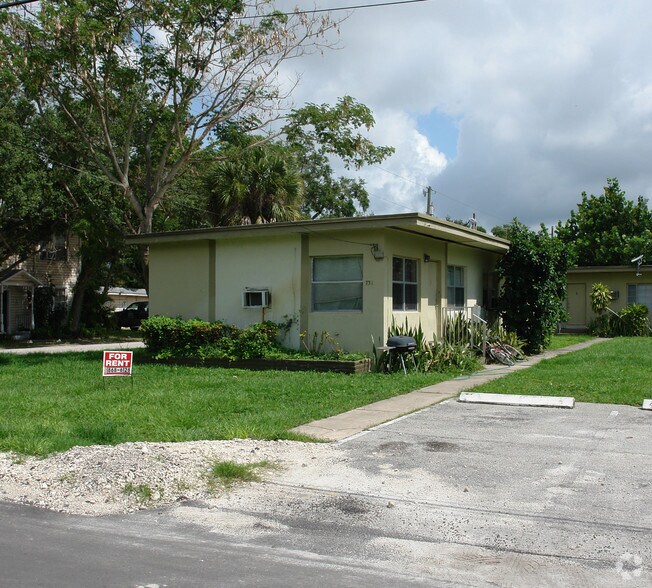729-731 SW 4th Ct, Fort Lauderdale, FL à vendre - Photo principale – Image 1 sur 23