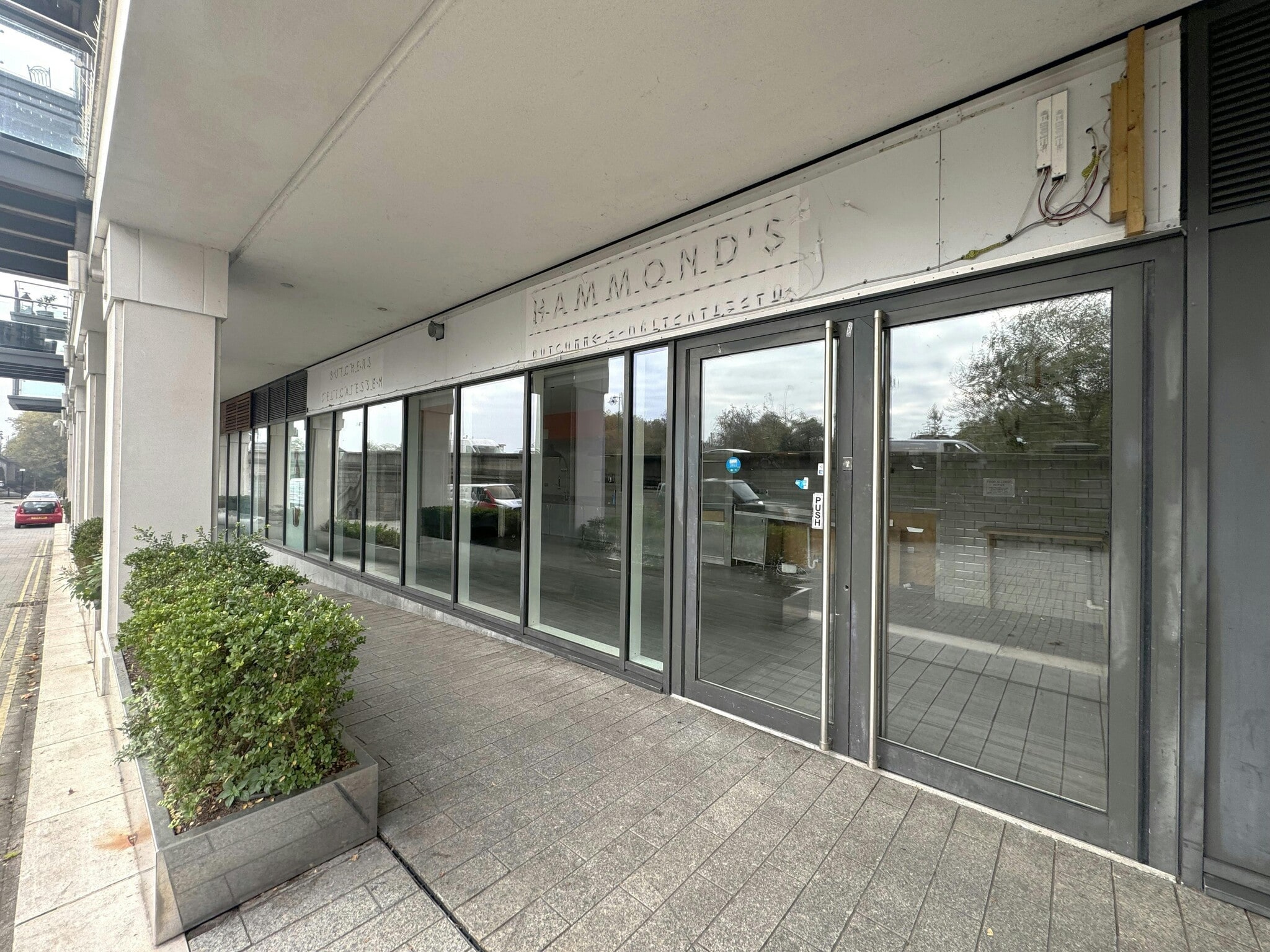 8 Kew Bridge Ct, Londres à louer Photo principale– Image 1 sur 19