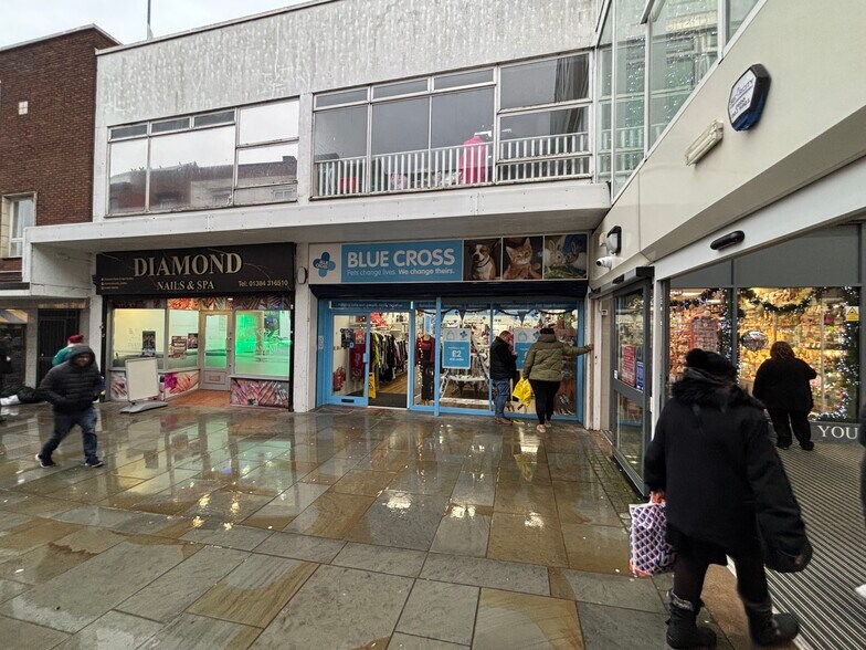 Churchill Shopping Centre, Dudley à louer - Photo de l’immeuble – Image 3 sur 32