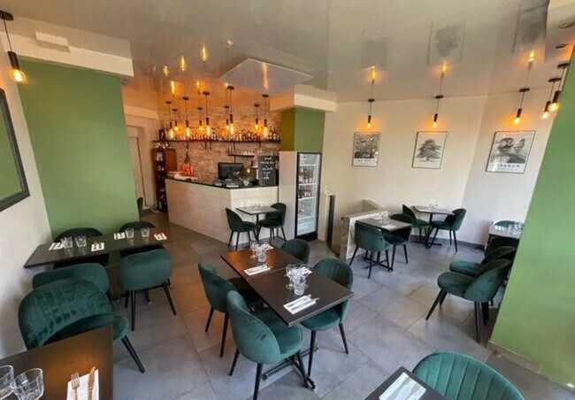 Plus de détails pour Local commercial à louer