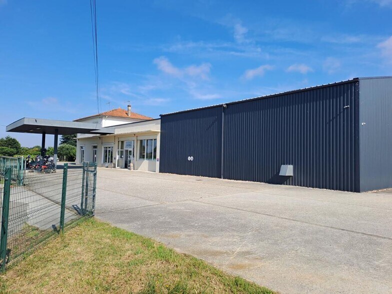 Local d'activités dans Castillon-la-Bataille à vendre - Photo de l’immeuble – Image 2 sur 5