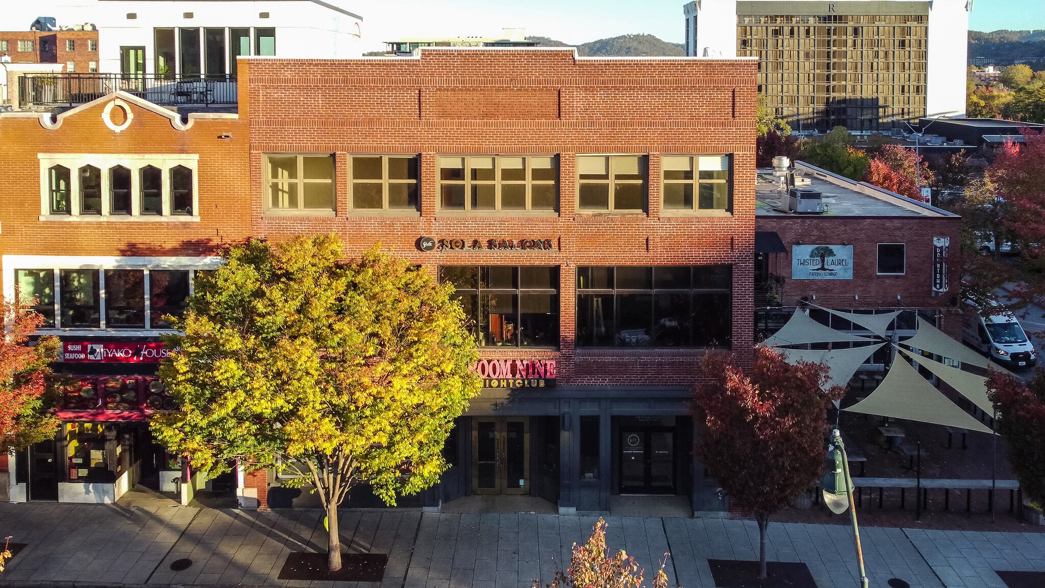 124 College St, Asheville, NC à vendre Photo de l’immeuble– Image 1 sur 19