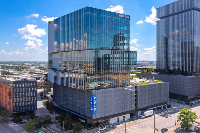 Plus de détails pour 2550 Pacific Ave, Dallas, TX - Coworking à louer