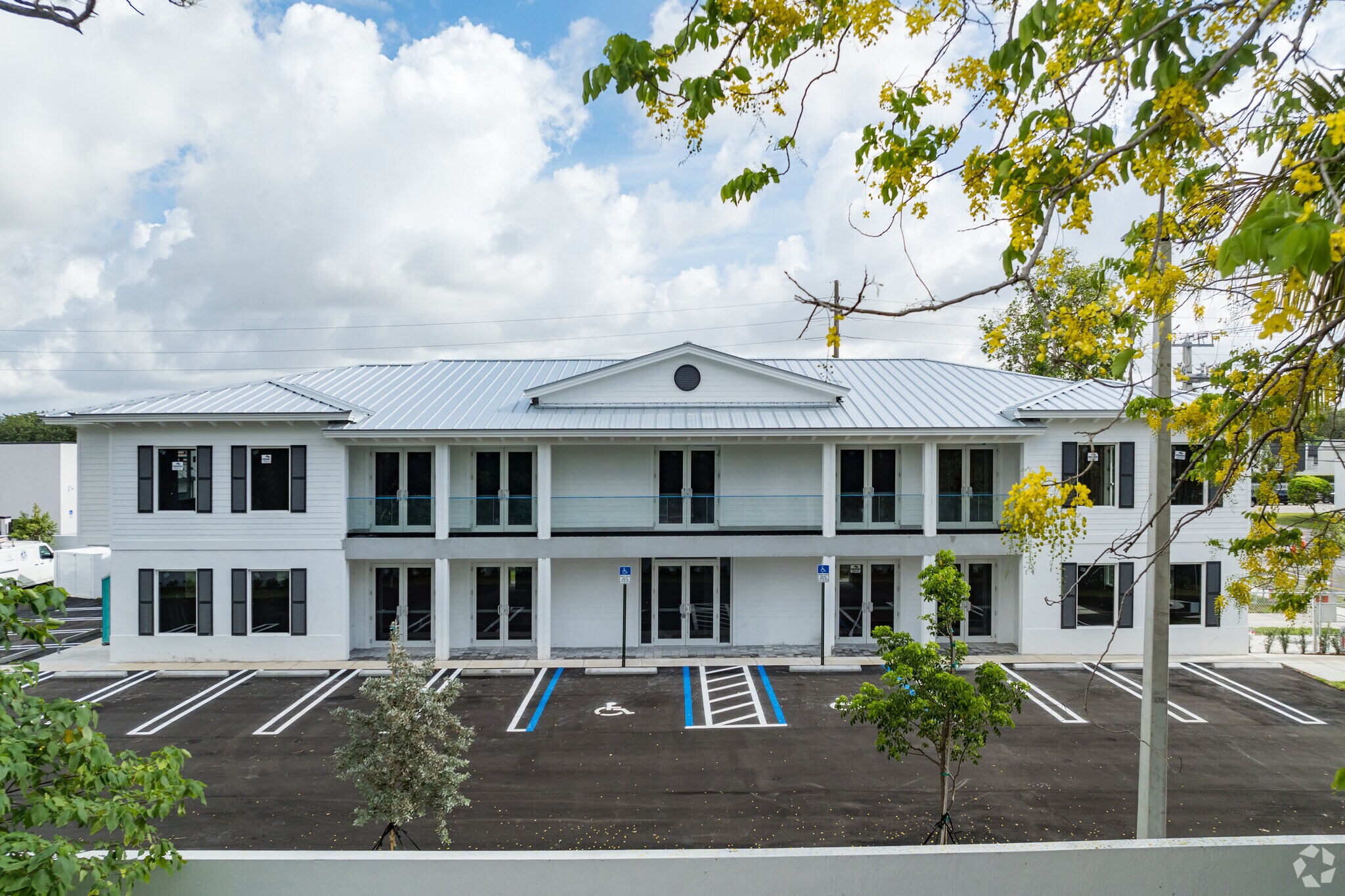 5620 SW 67th Ave, South Miami, FL à vendre Photo de l’immeuble– Image 1 sur 14