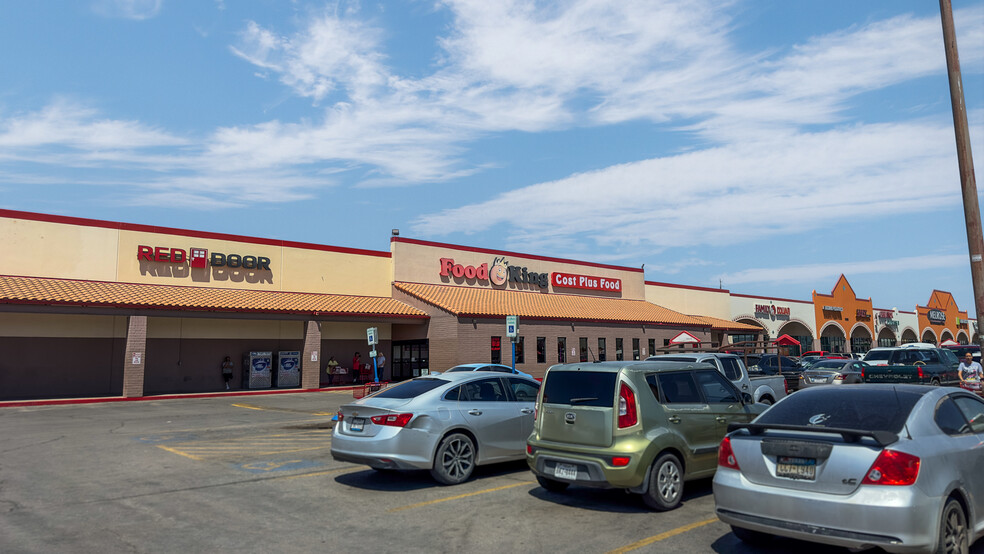 10600-10760 North Loop Rd, El Paso, TX à louer - Photo de l’immeuble – Image 2 sur 7
