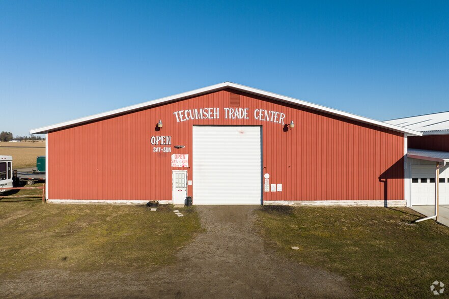 9129 Tecumseh Clinton Hwy, Tecumseh, MI à louer - Photo de l’immeuble – Image 3 sur 6