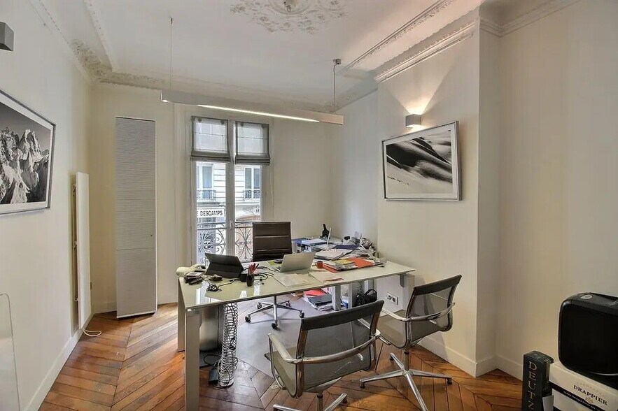 Bureau dans Paris à vendre - Photo de l’immeuble – Image 2 sur 9